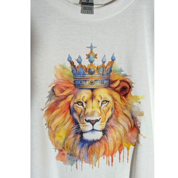 Lion With Crown White Graphic Tee - Size L - All Genders - Picture 4 of 6